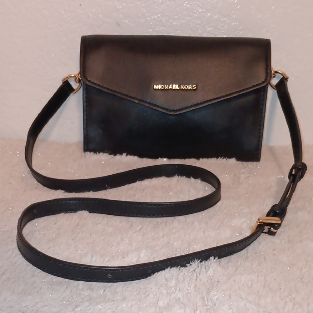 Michael Kors Elegant Black Crossbody Bag